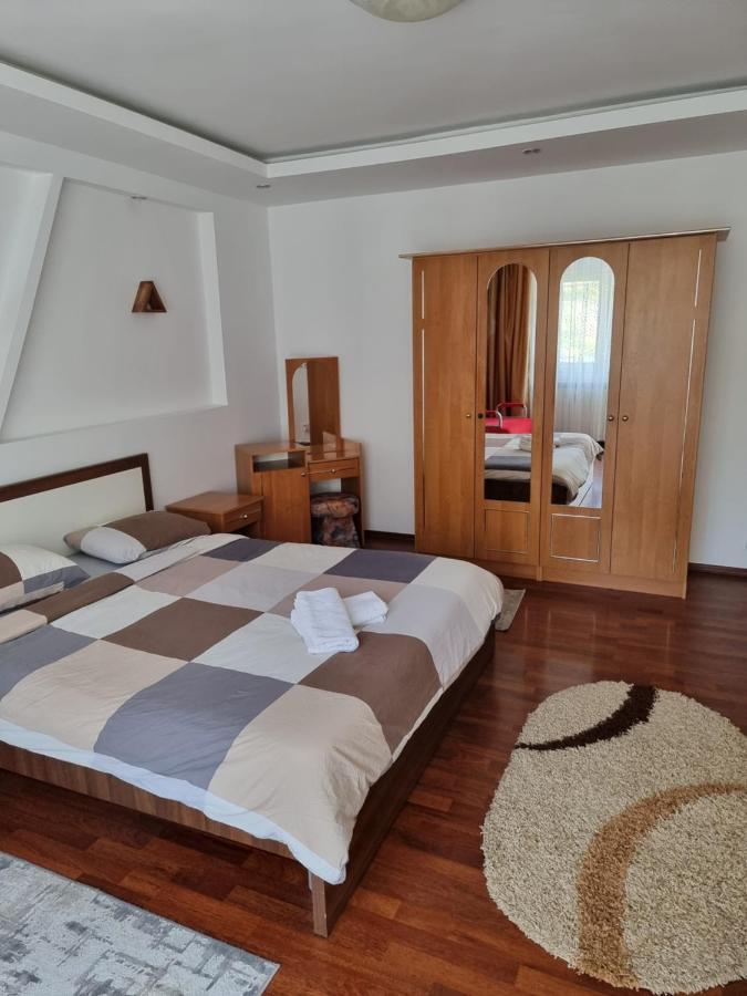 Ferienwohnung Charming And Intimate Getaway In Bucharest - Near Unirii Square Exterior foto